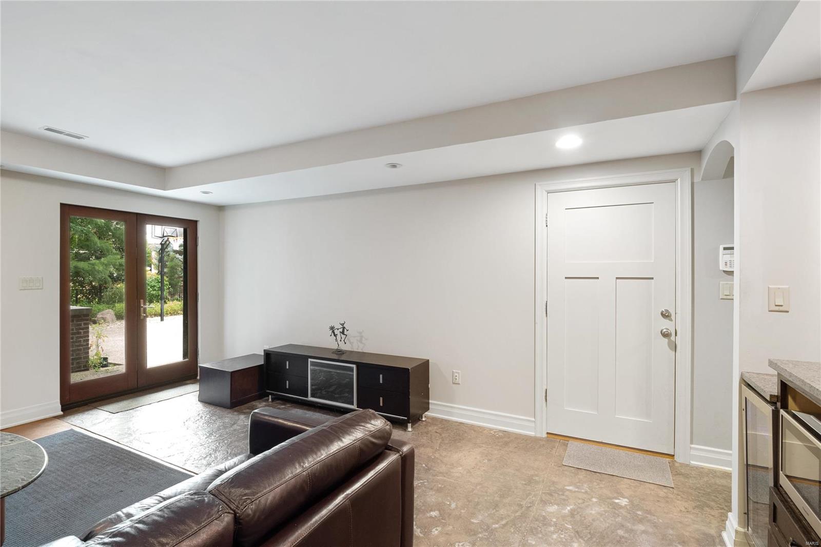 Clayton Gardens 3 - Residential