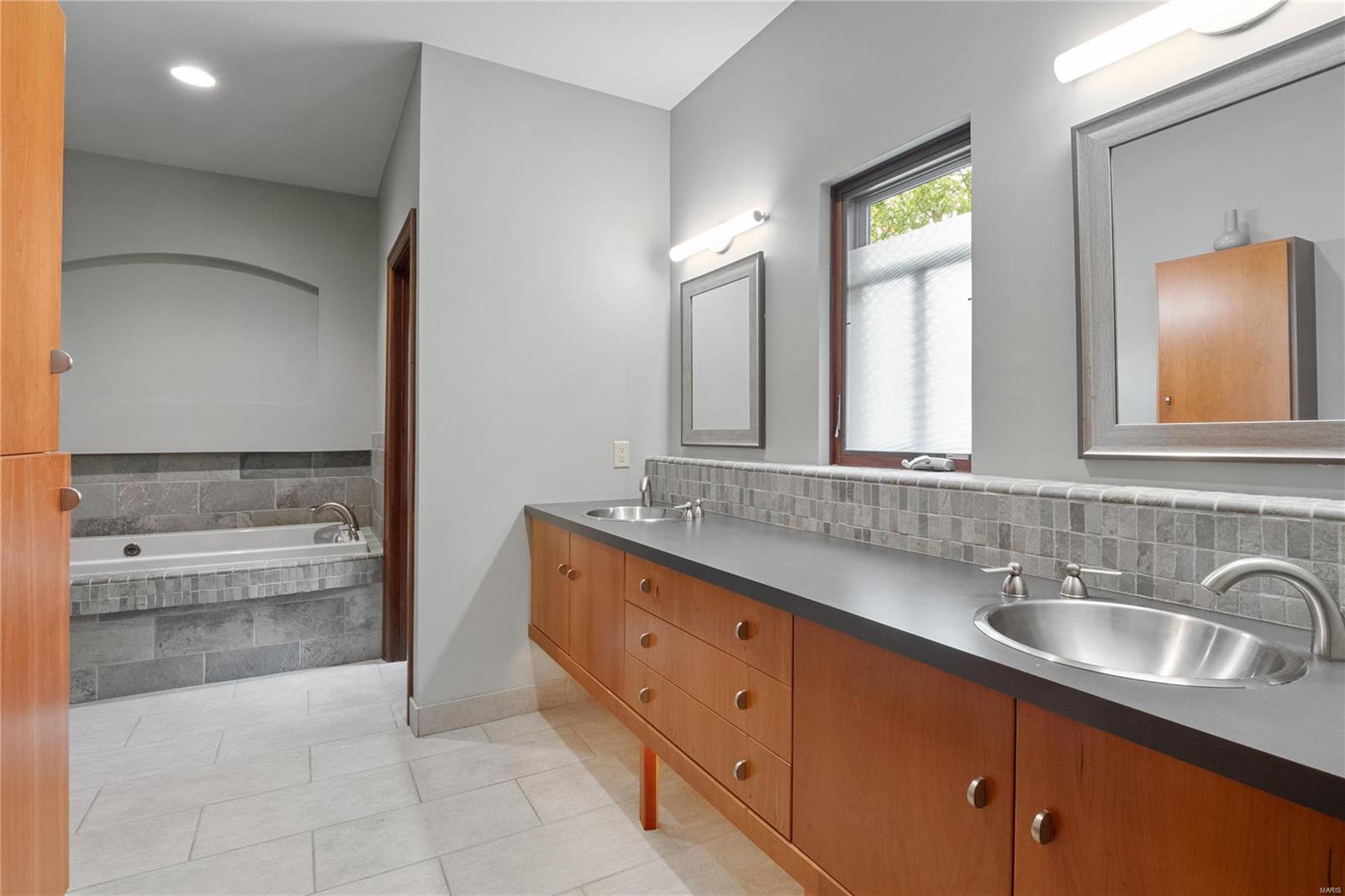 Clayton Gardens 3 - Residential