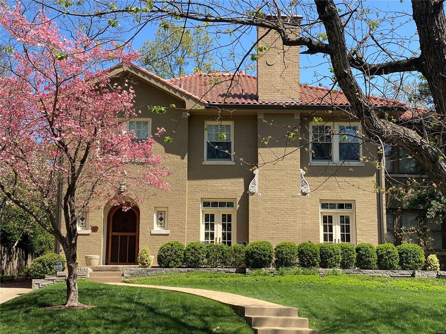 FOR COMP PURPOSES ONLY: Absolutely impeccable, expanded and renovated throughout. Two-story addition, high-end custom kitchen, stunning and private primary suite with luxurious marble bath and separate walk-in closets. Two car attached garage opens to mudroom with first floor laundry. Separate detached additional one car garage. Custom patio and fenced yard. Perfection in Claverach Park.