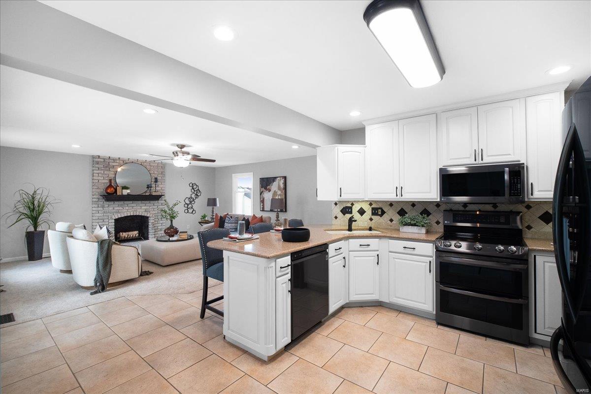 Ballwin, Missouri 63021, United States, 5 Bedrooms Bedrooms, ,4 BathroomsBathrooms,Residential,Pending,118262