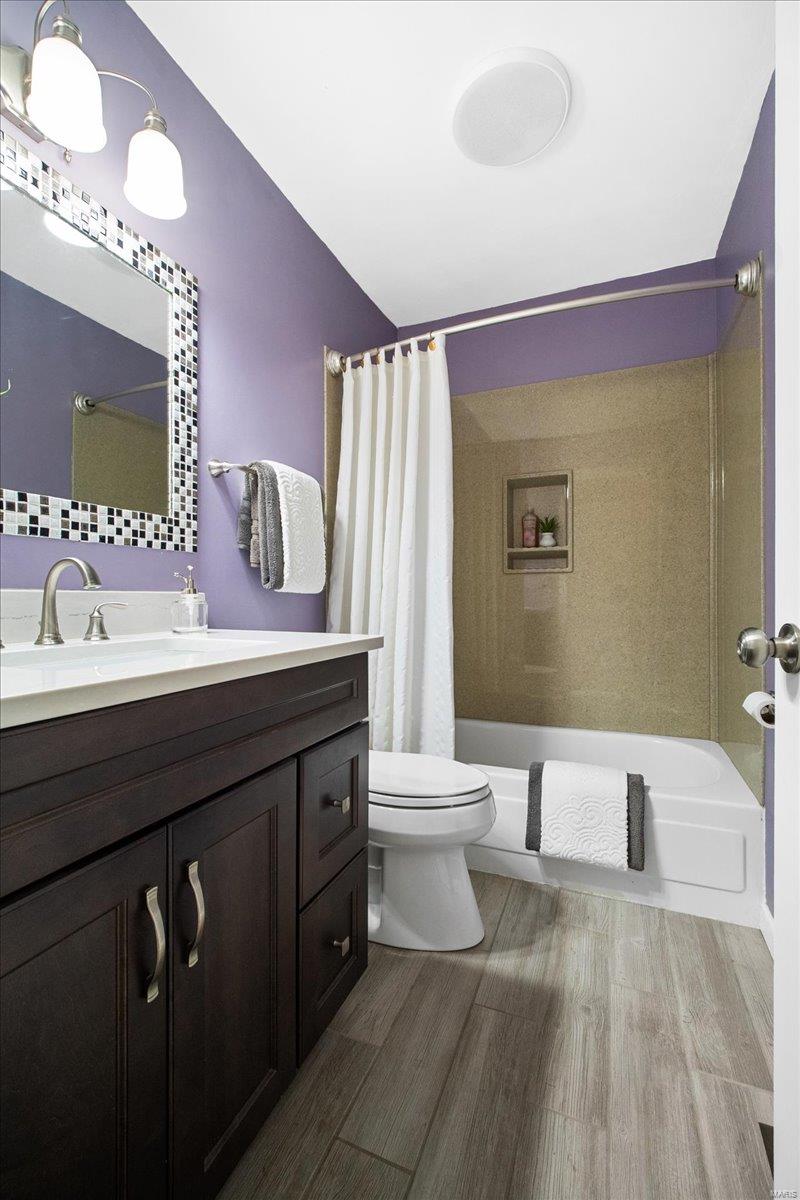 Ballwin, Missouri 63021, United States, 5 Bedrooms Bedrooms, ,4 BathroomsBathrooms,Residential,Pending,118262