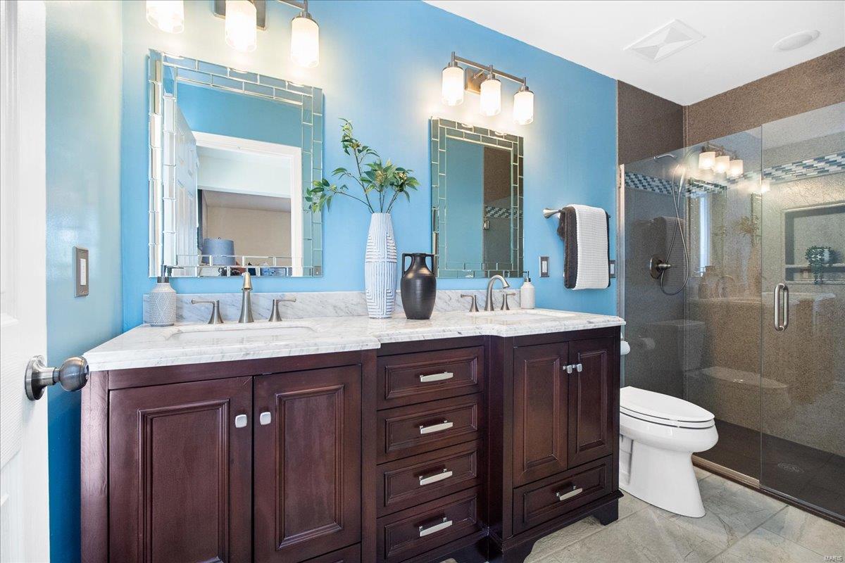 Ballwin, Missouri 63021, United States, 5 Bedrooms Bedrooms, ,4 BathroomsBathrooms,Residential,Pending,118262