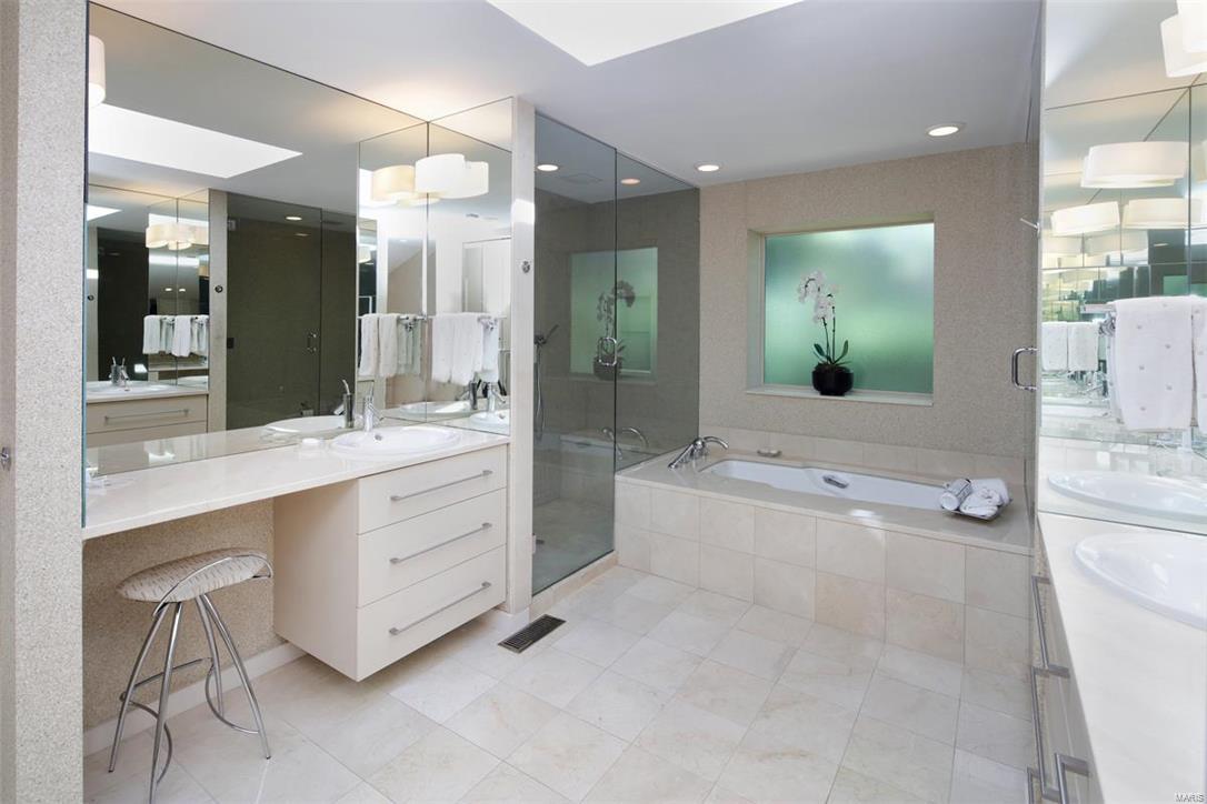 Frontenac Woods 1 - Residential