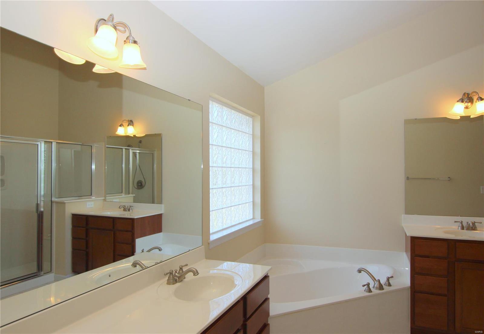 Manors At Orchard Glen - Residential