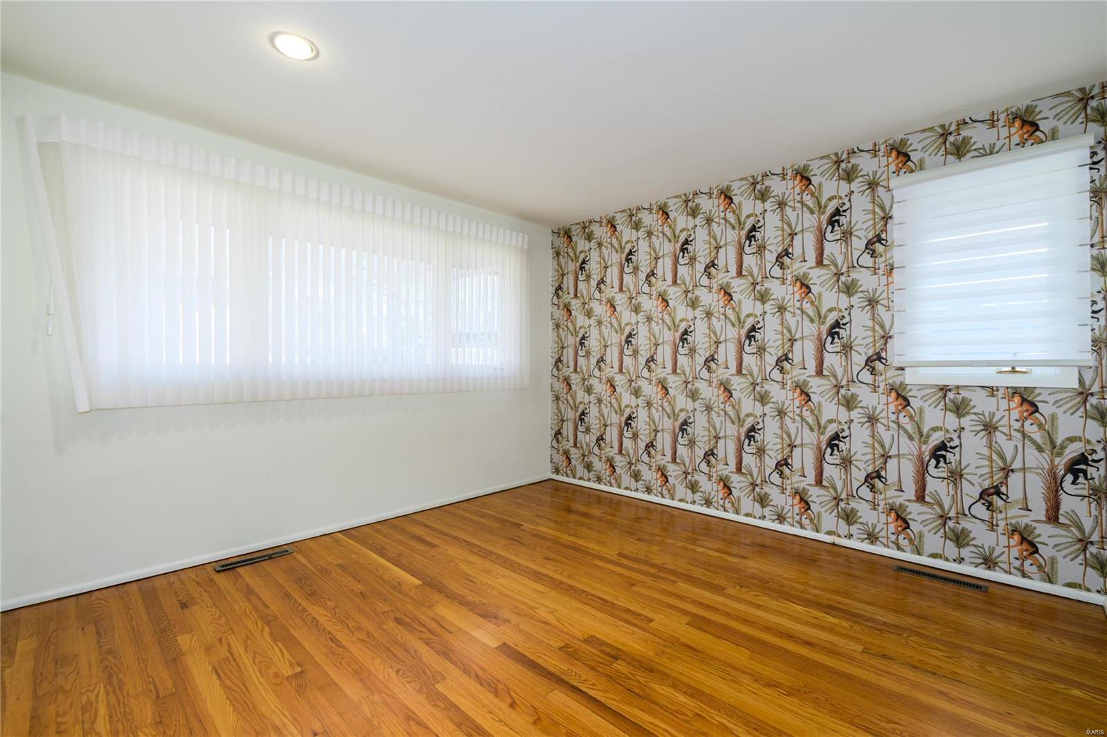 St Louis, Missouri 63132, United States, 3 Bedrooms Bedrooms, ,2 BathroomsBathrooms,Residential,Pending,91434