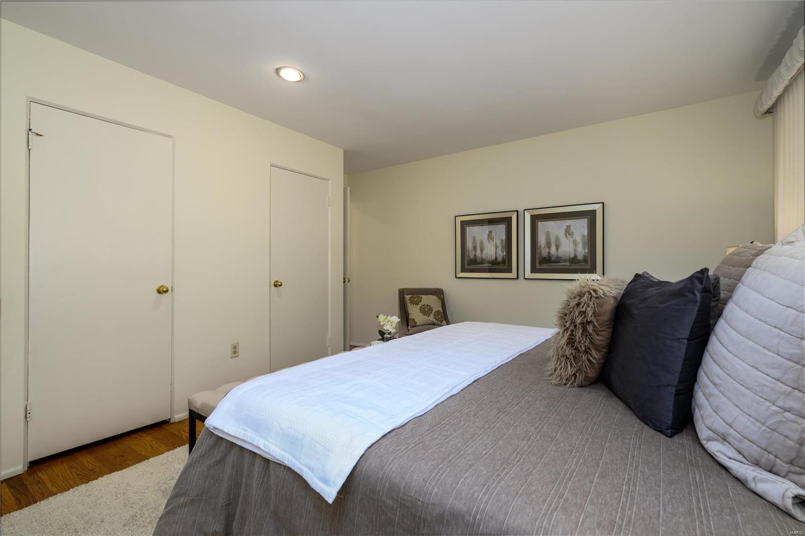 St Louis, Missouri 63132, United States, 3 Bedrooms Bedrooms, ,2 BathroomsBathrooms,Residential,Pending,91434