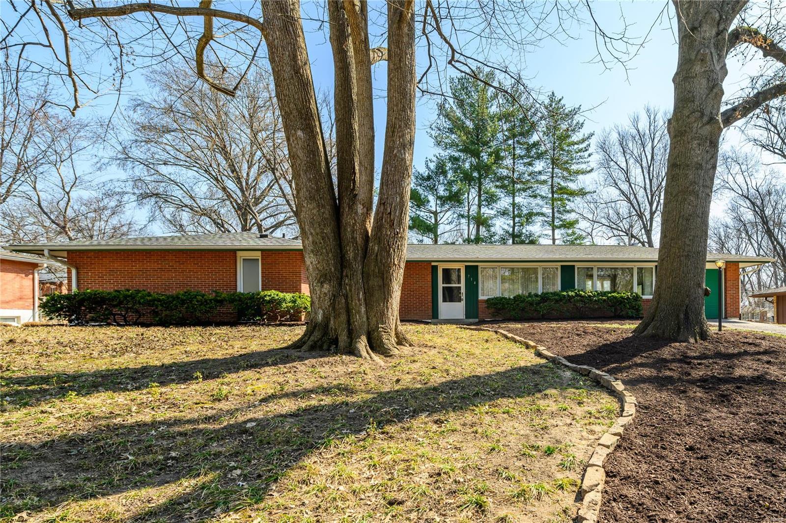 St Louis, Missouri 63132, United States, 3 Bedrooms Bedrooms, ,2 BathroomsBathrooms,Residential,Pending,91434