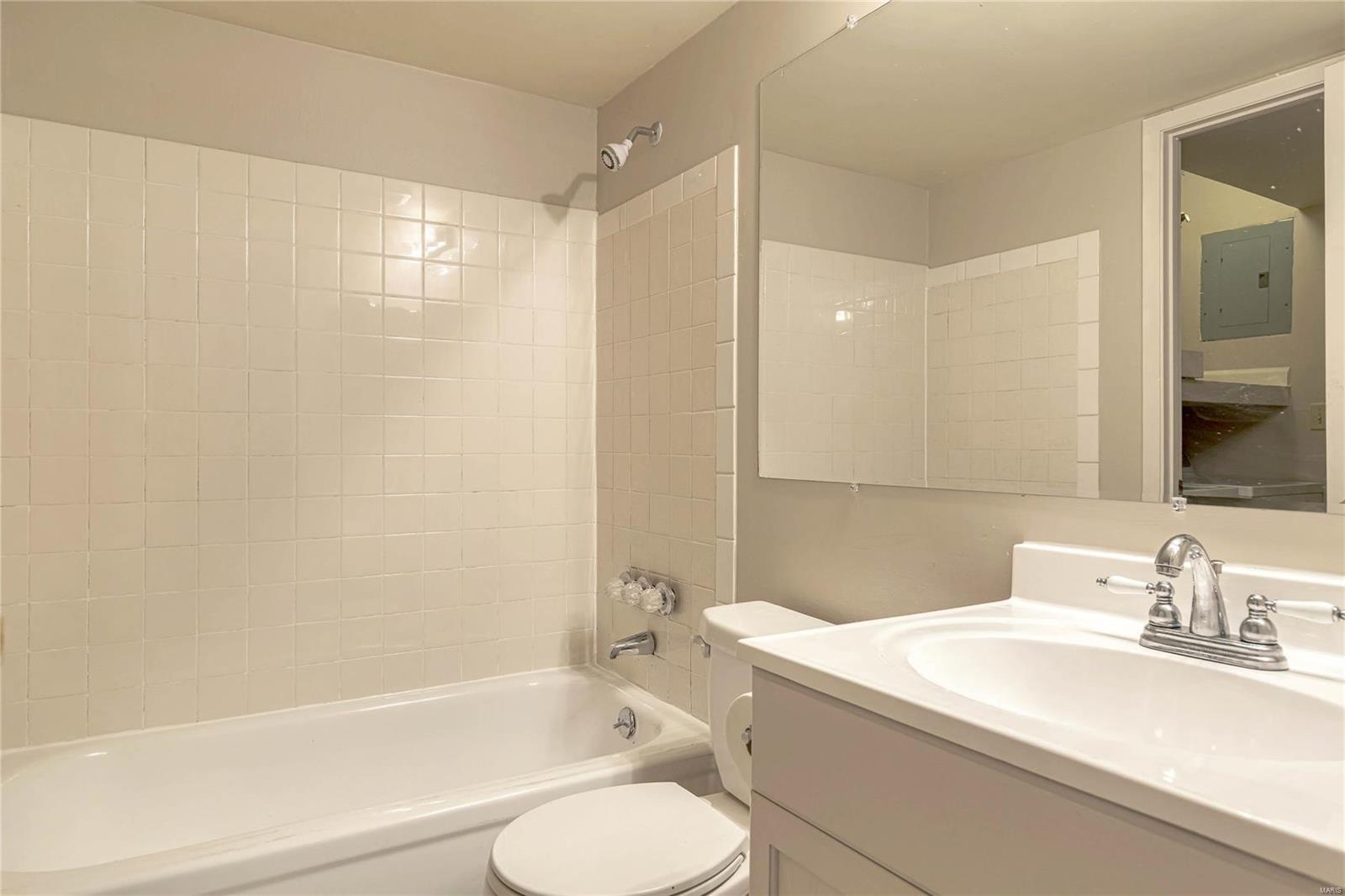 Rolling Hills Country Club Park Sec 4 - Residential