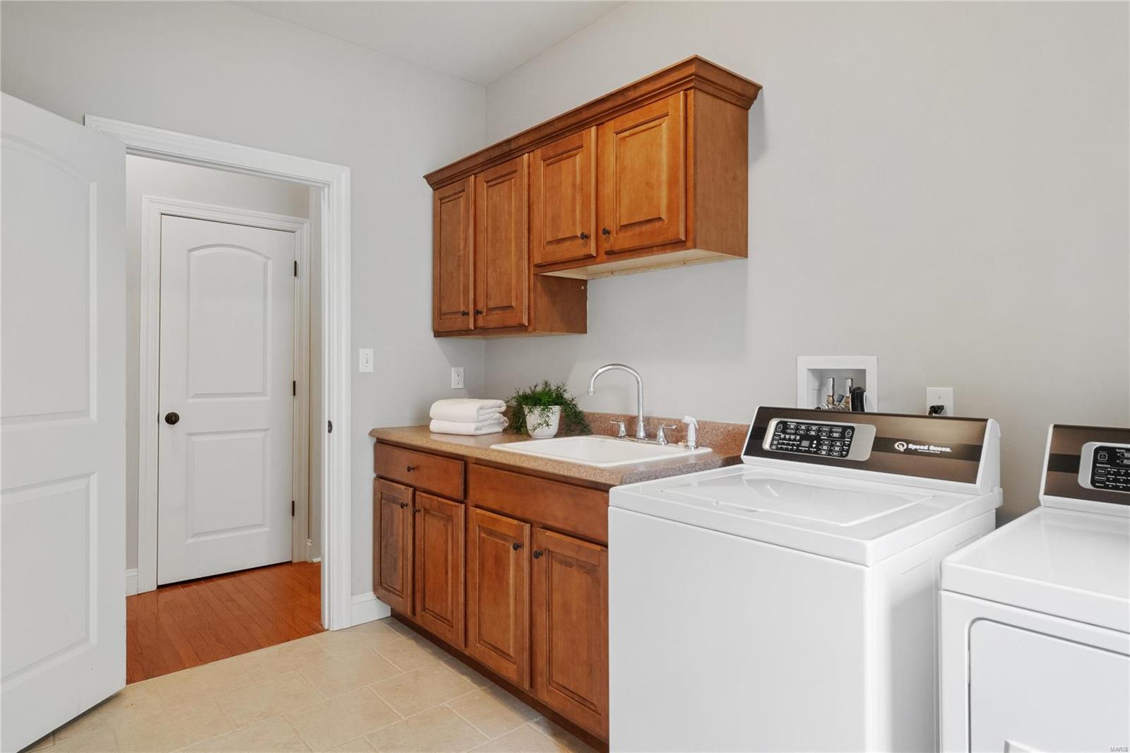 721 W Woodbine Ave - Residential