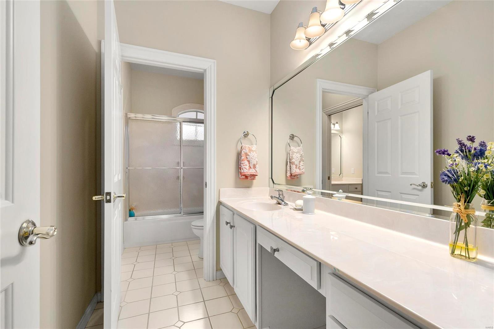 Ladue Grove Estates - Residential