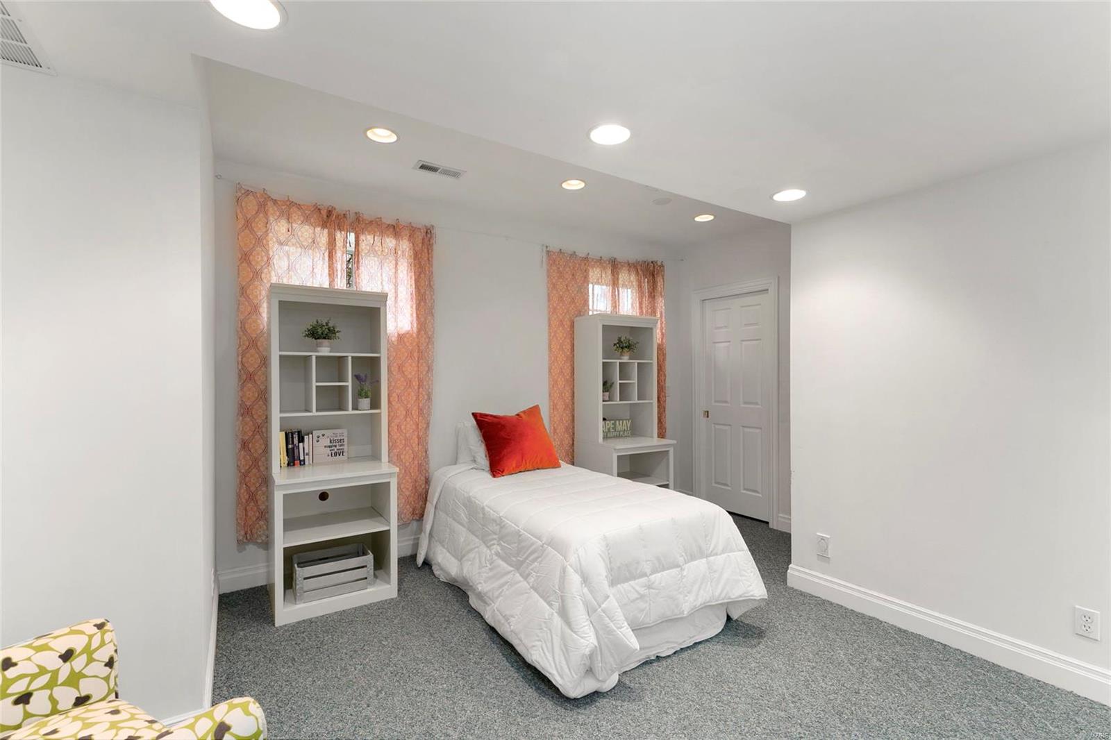 Ladue Grove Estates - Residential