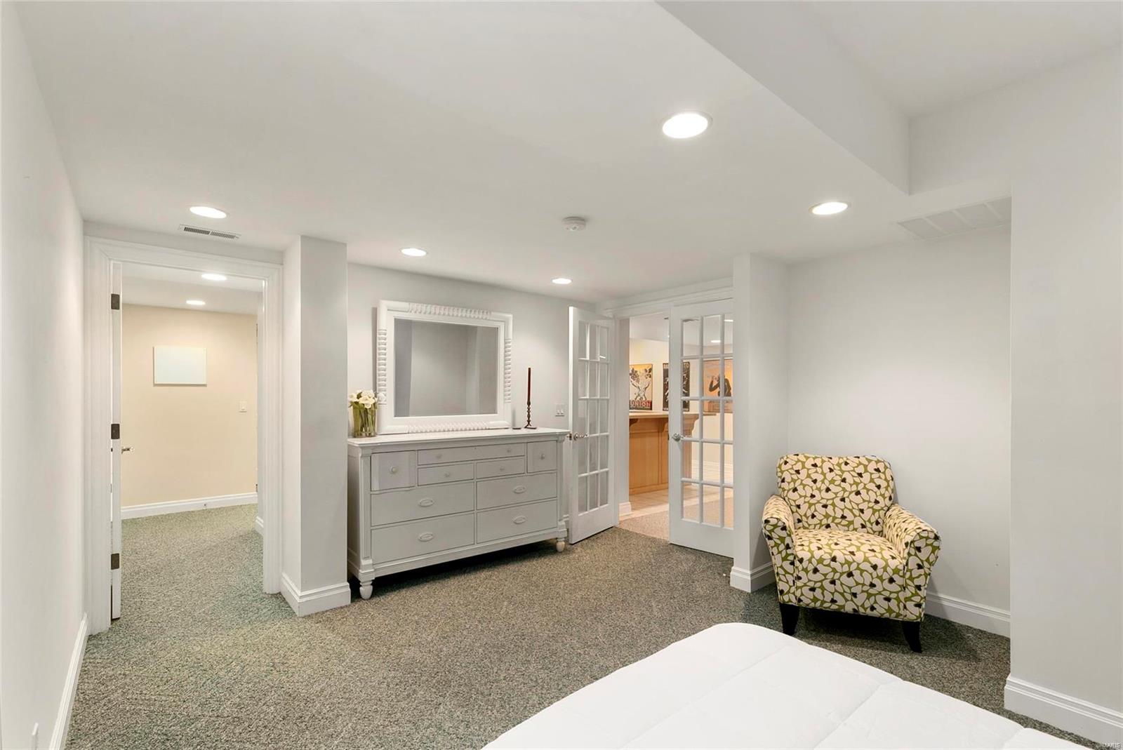 Ladue Grove Estates - Residential