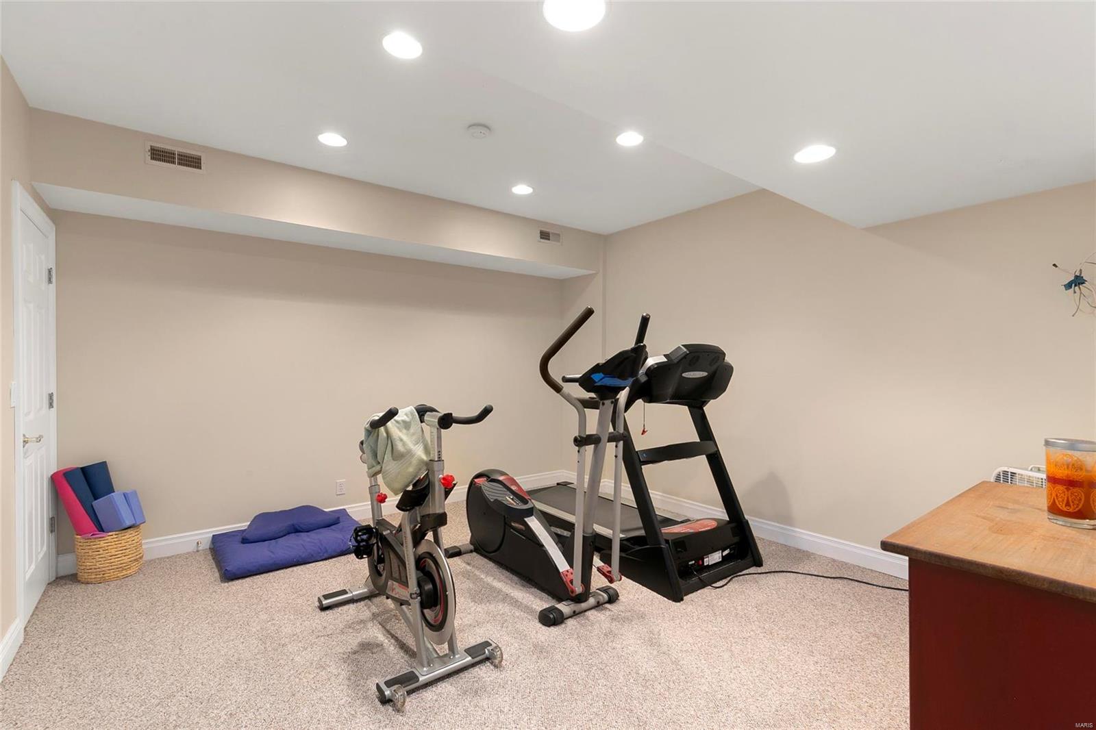 Ladue Grove Estates - Residential