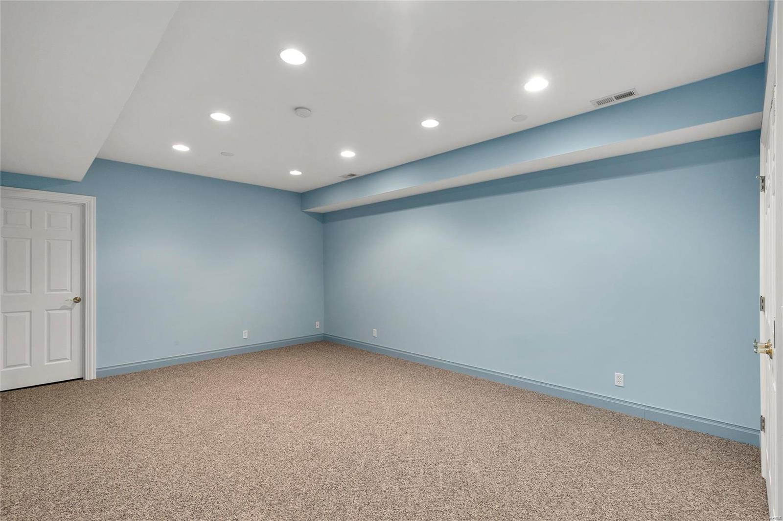 Ladue Grove Estates - Residential