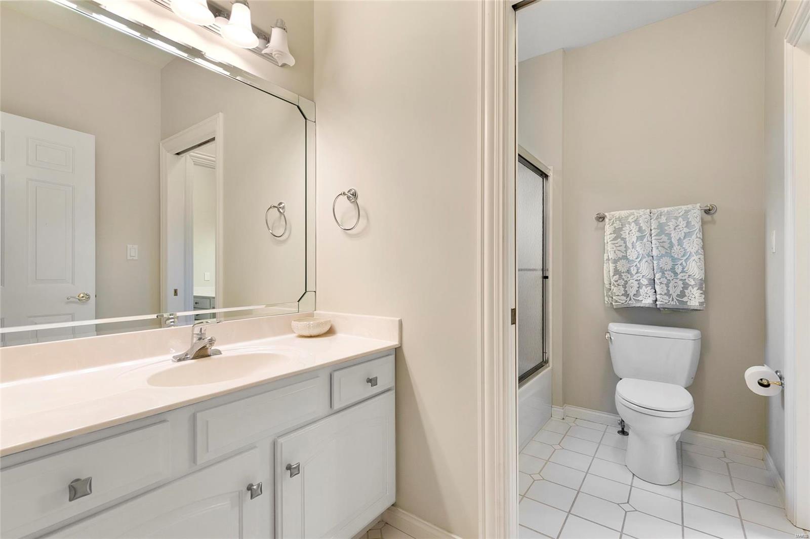 Ladue Grove Estates - Residential