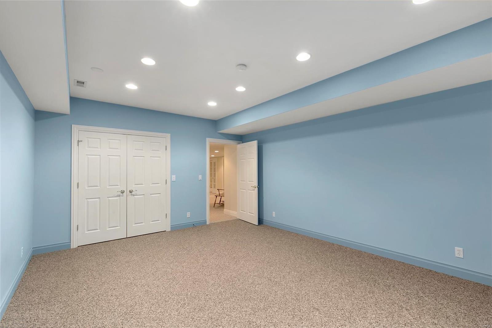 Ladue Grove Estates - Residential