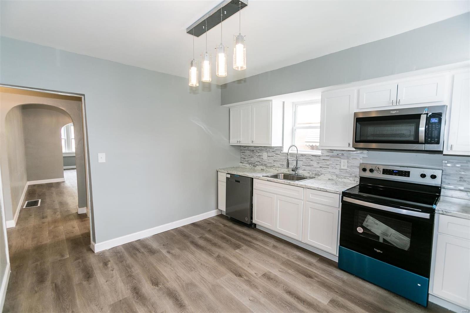 St Louis, Missouri 63147, United States, 4 Bedrooms Bedrooms, ,2 BathroomsBathrooms,Residential,Pending,33927