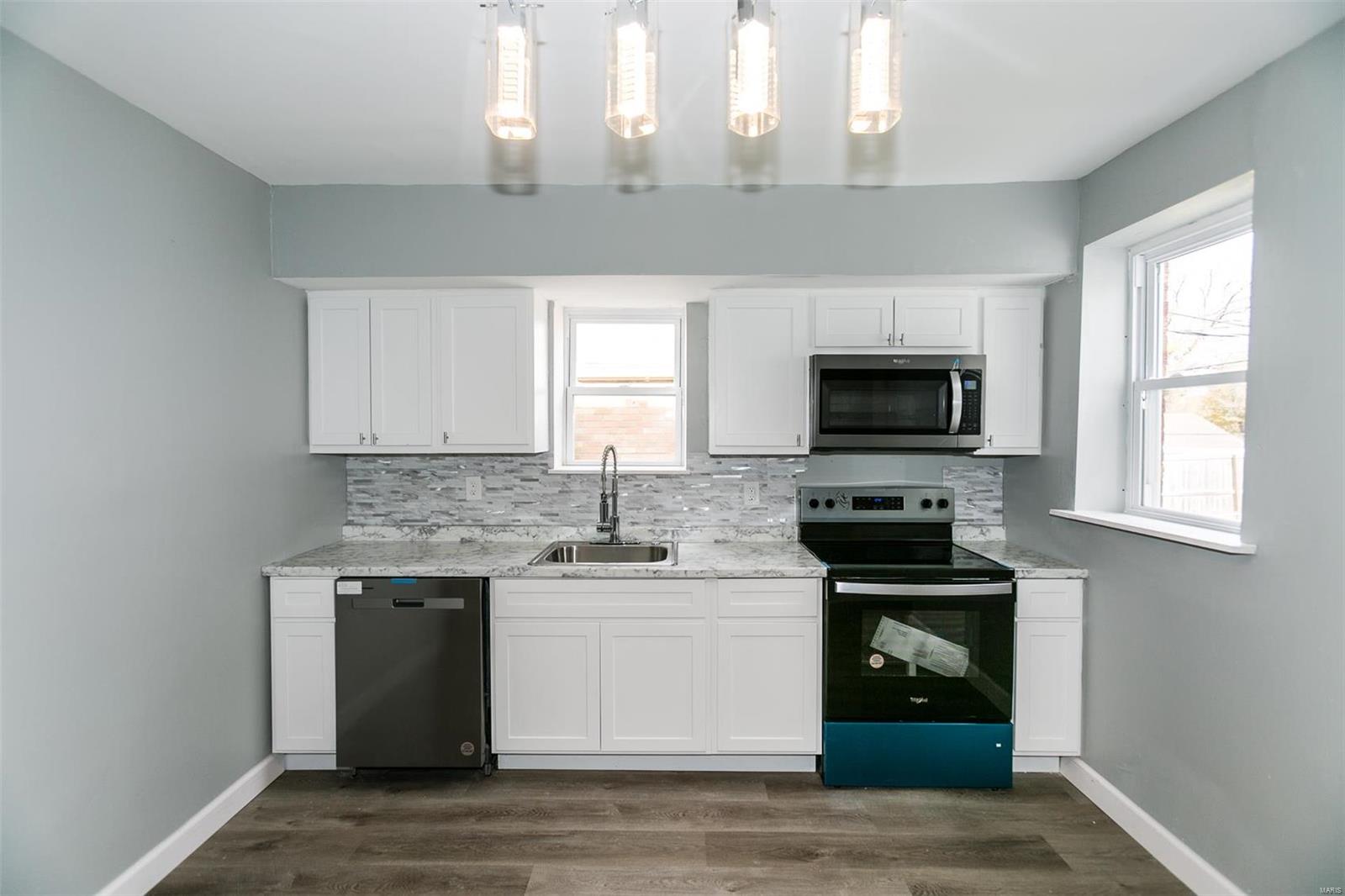 St Louis, Missouri 63147, United States, 4 Bedrooms Bedrooms, ,2 BathroomsBathrooms,Residential,Pending,33927