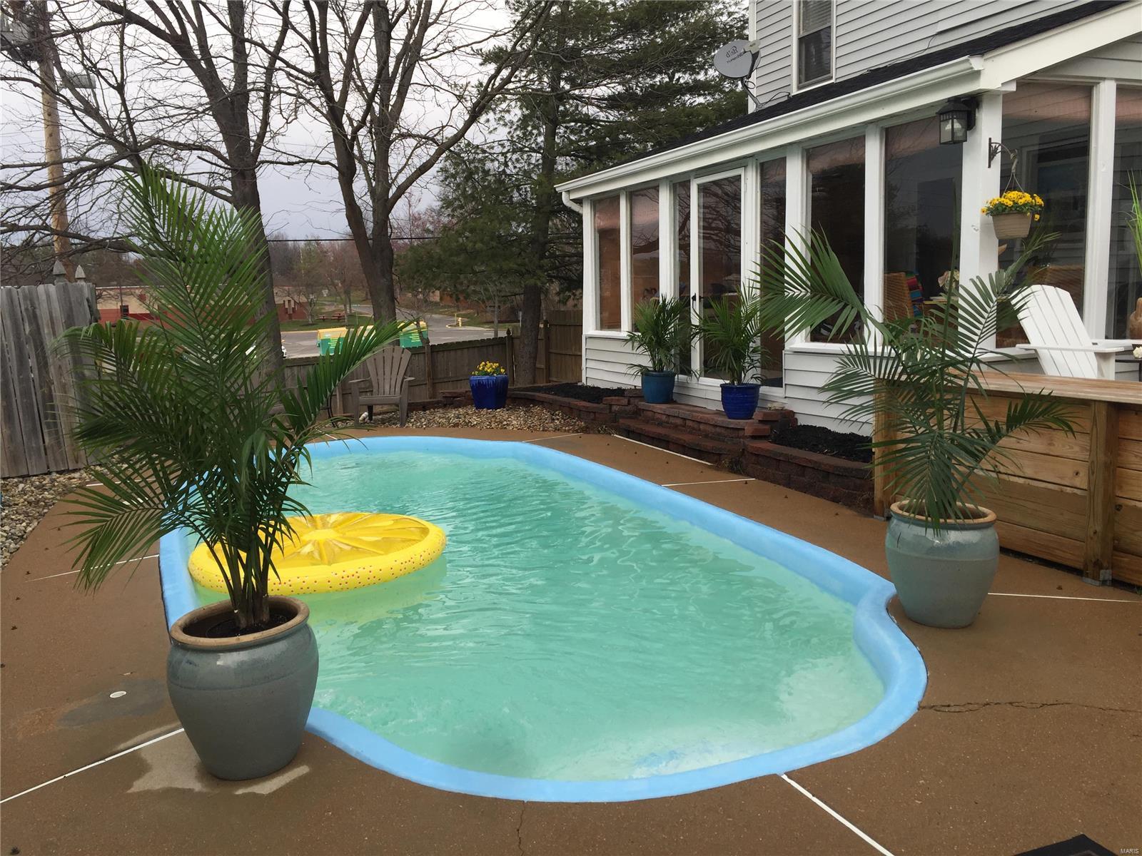 Round Hill - Residential