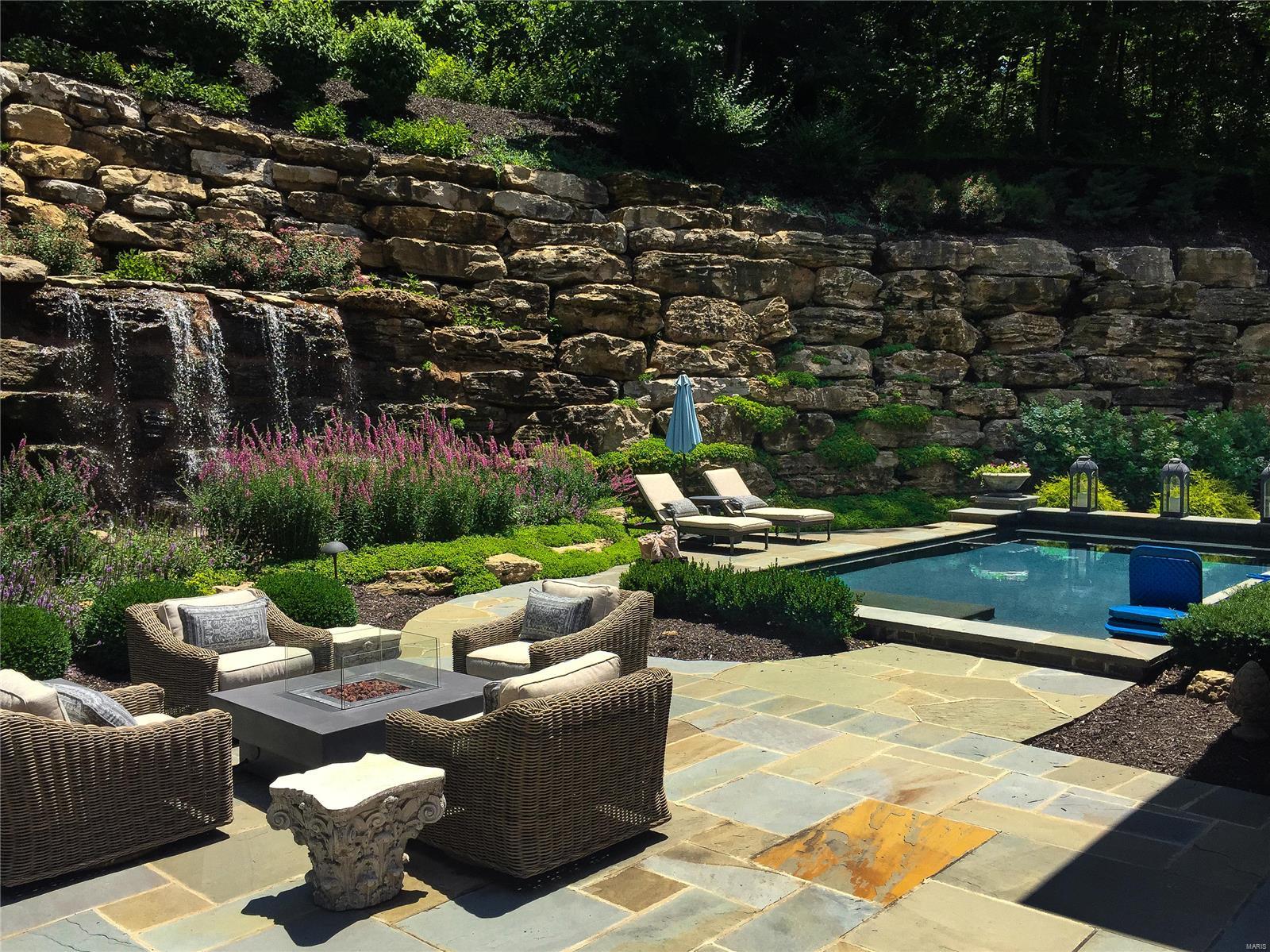 Shepard Oaks - Residential