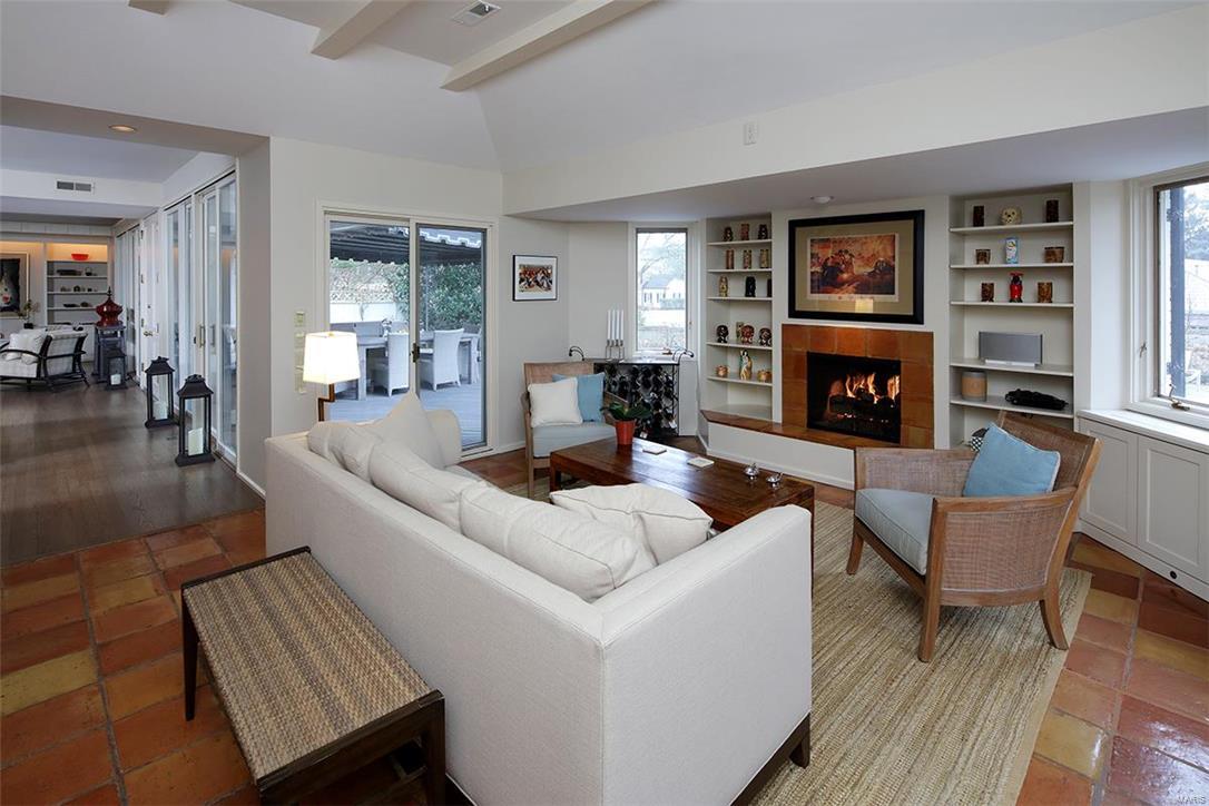 Greenbriar Lts 14 & 16 & Lt Pt 12 & - Residential