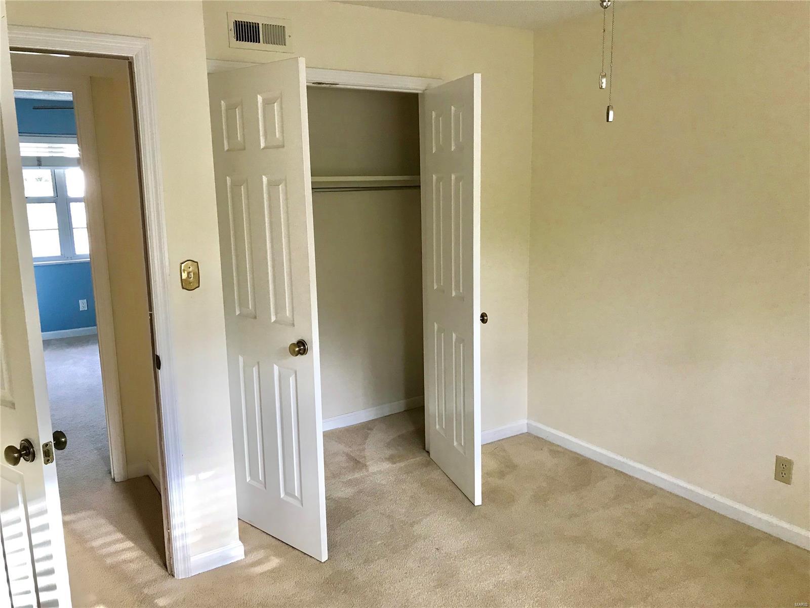 Brentwood Forest Condo - Residential