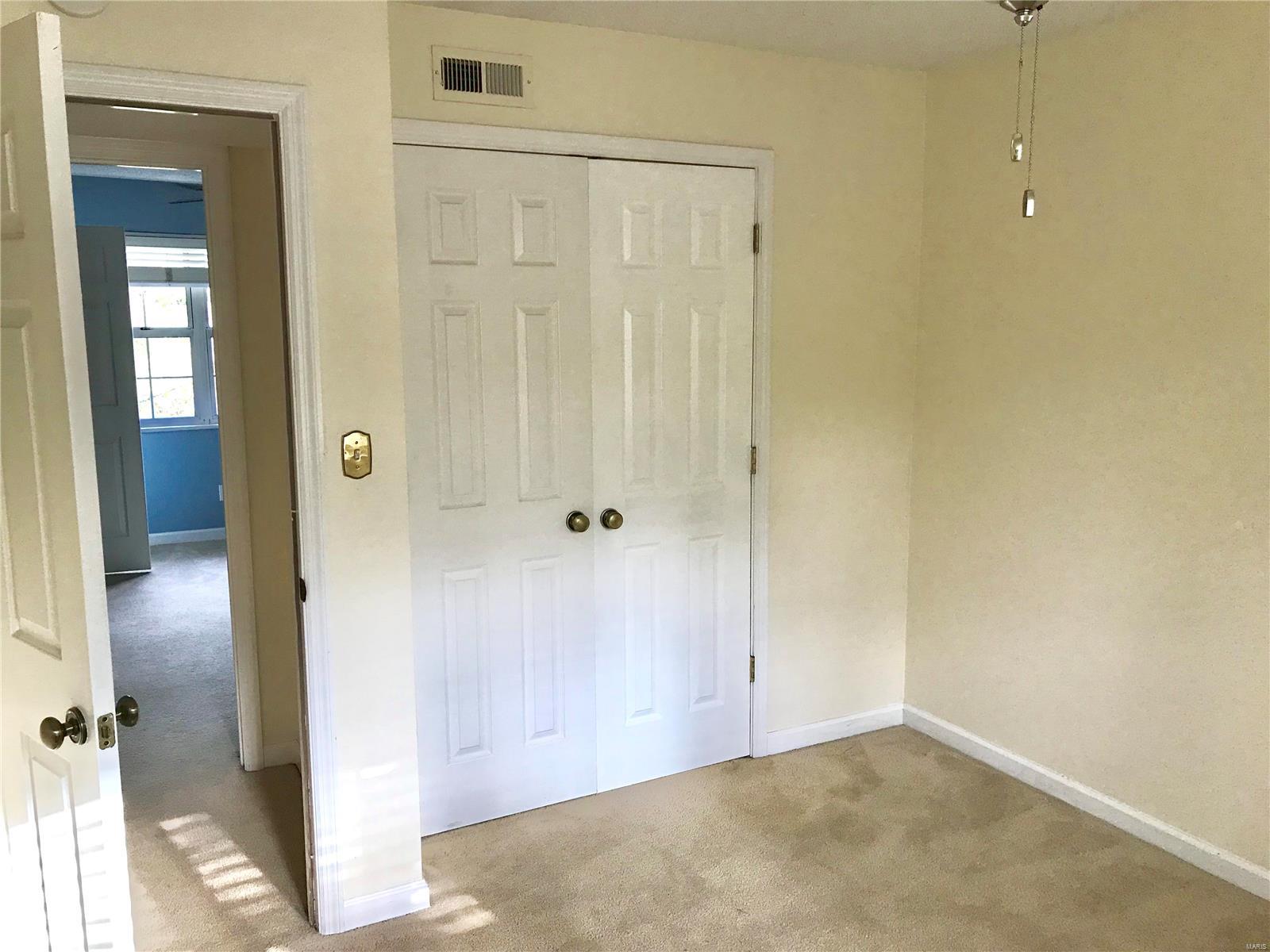 Brentwood Forest Condo - Residential