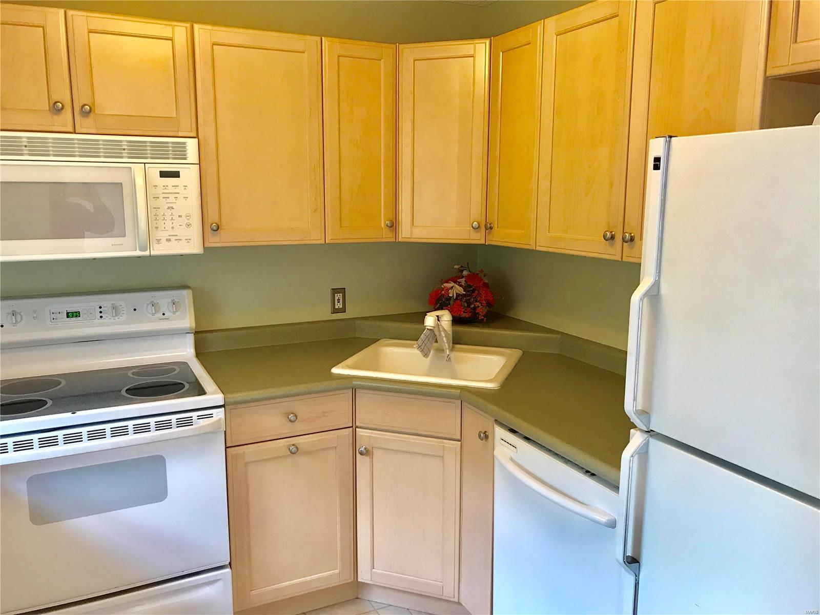 Brentwood Forest Condo - Residential