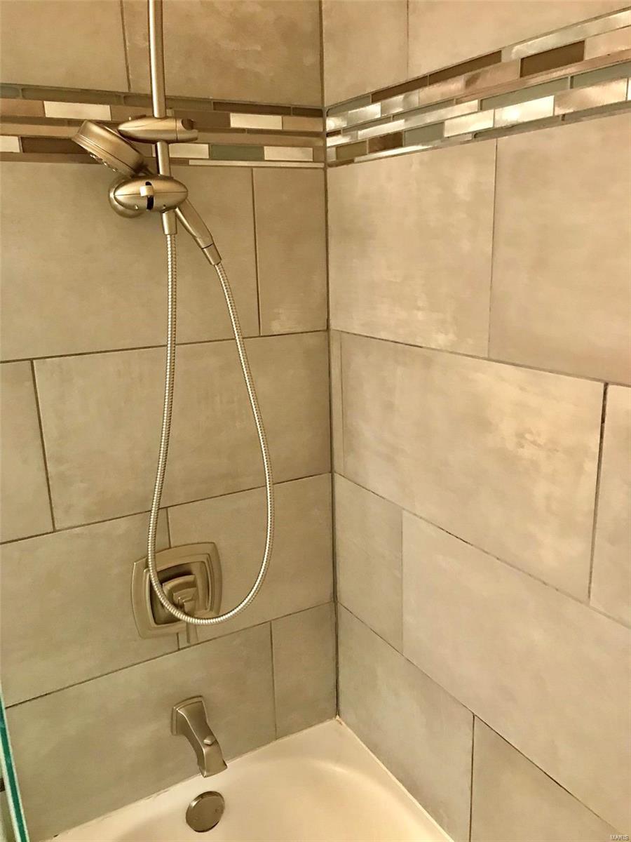 Brentwood Forest Condo - Residential