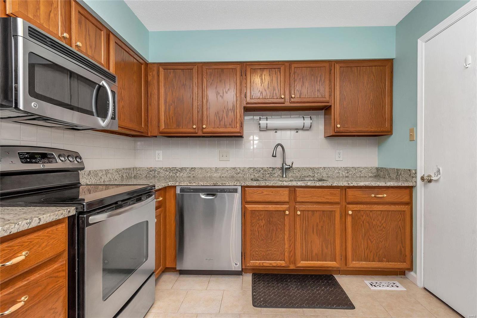 Spring Glen Condo Ph Twelve - Residential