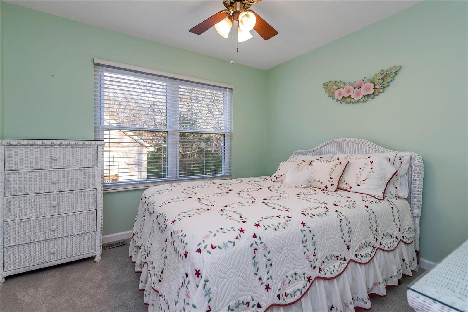 Spring Glen Condo Ph Twelve - Residential