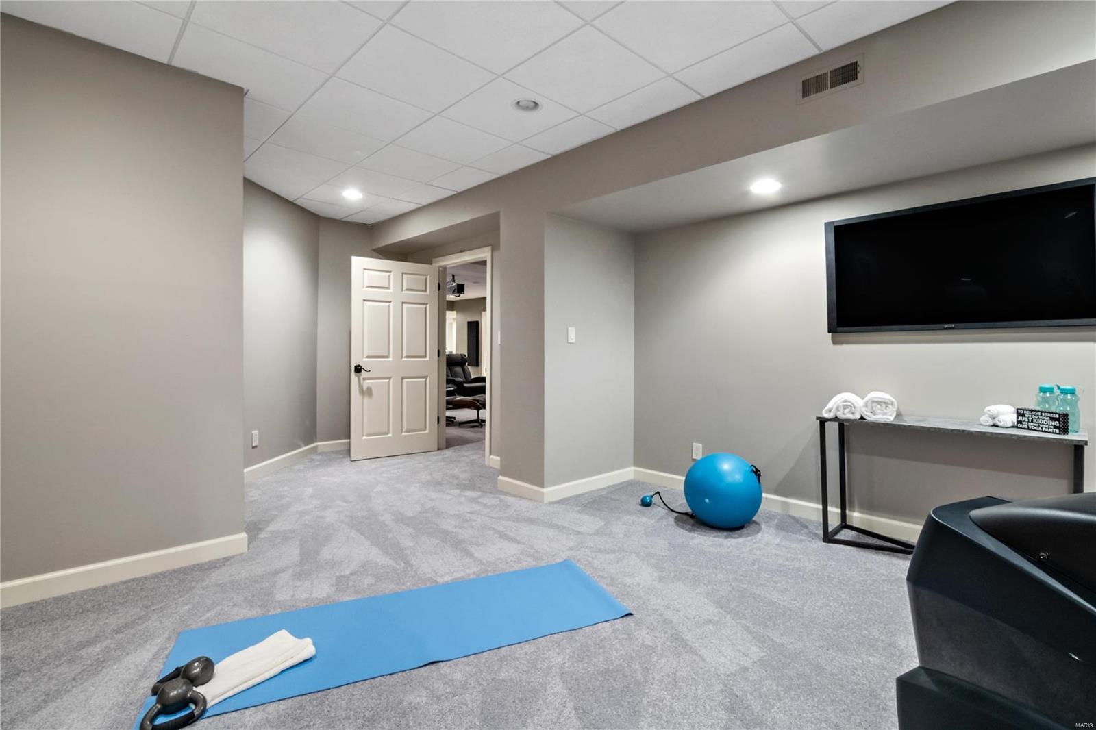 Country Lake Estates Drive - Residential