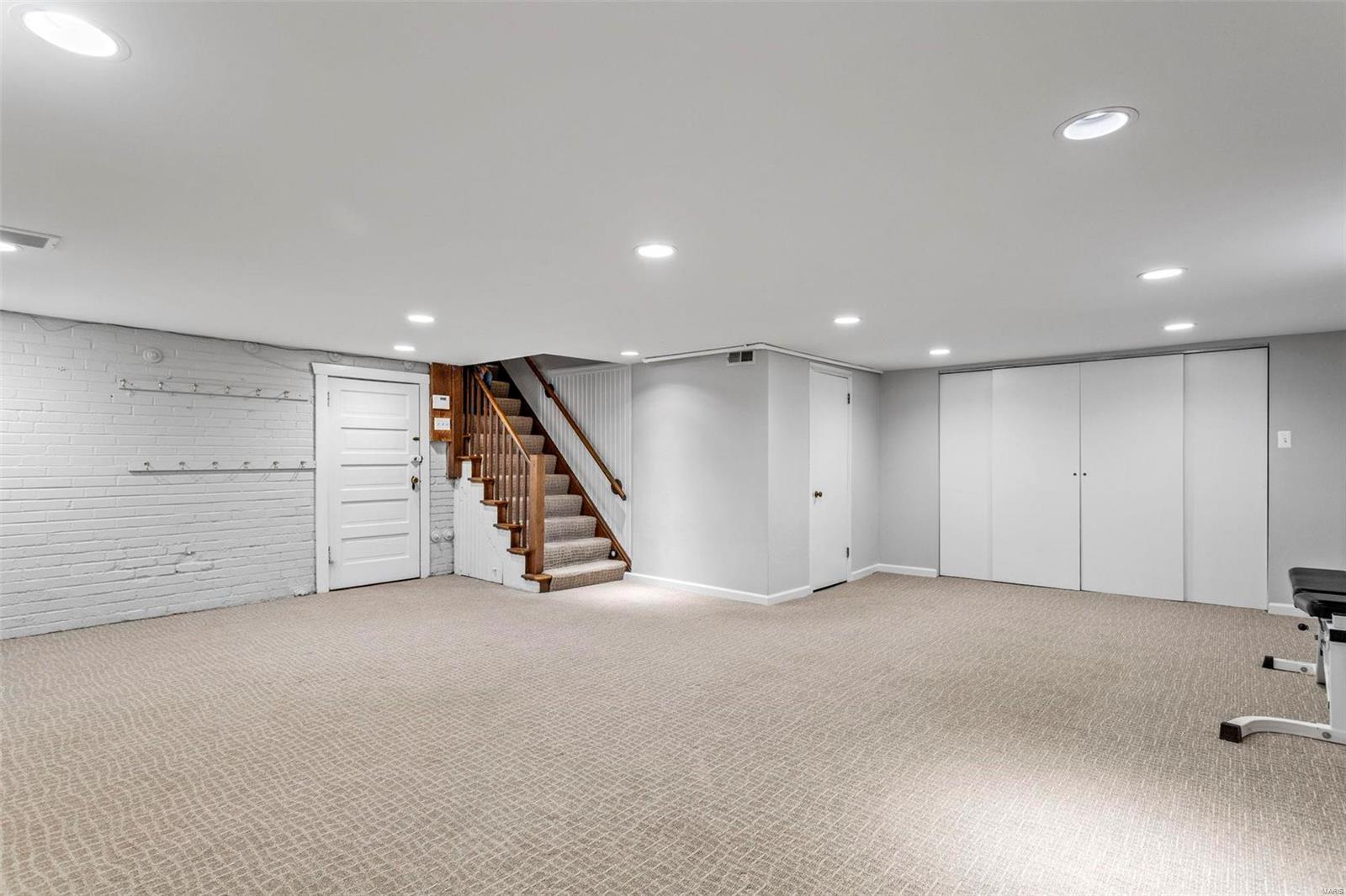 Davis Place - Residential