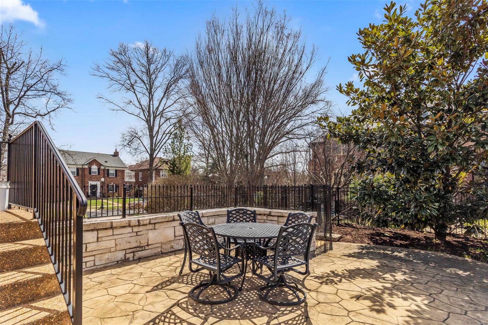 Davis Place - Residential