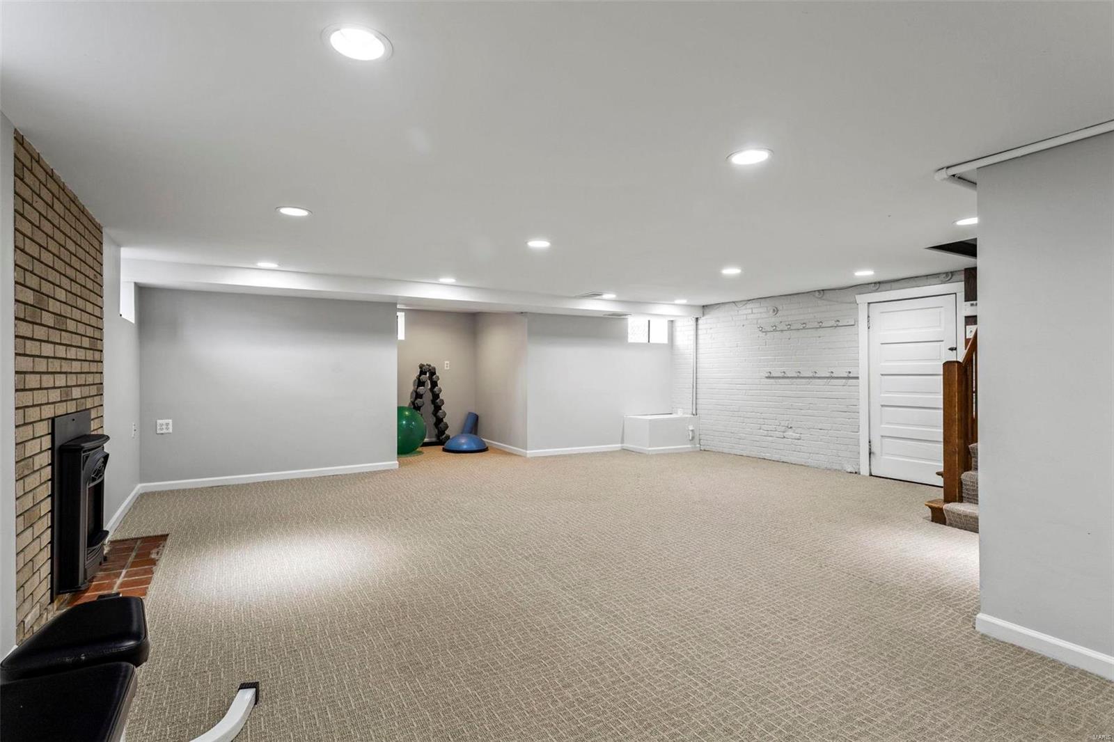 Davis Place - Residential