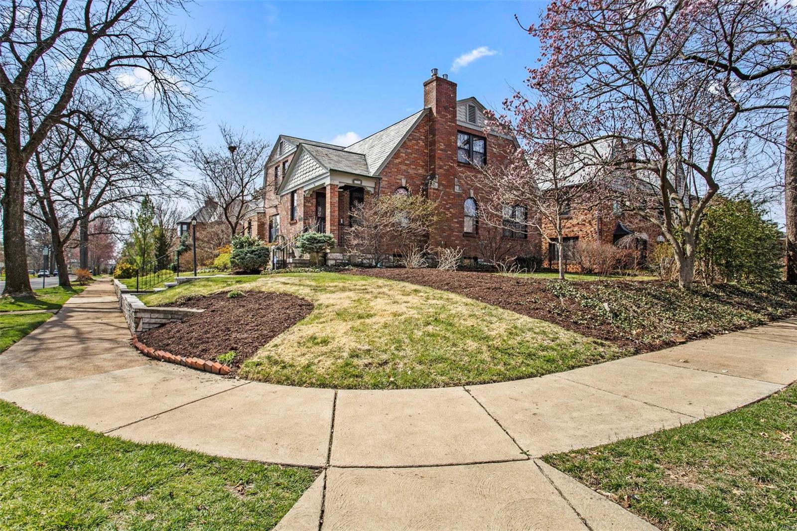 Davis Place - Residential