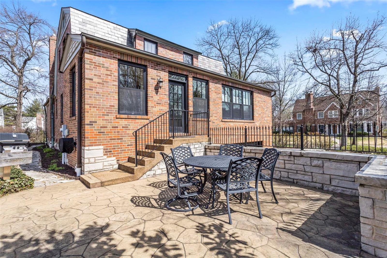 Davis Place - Residential