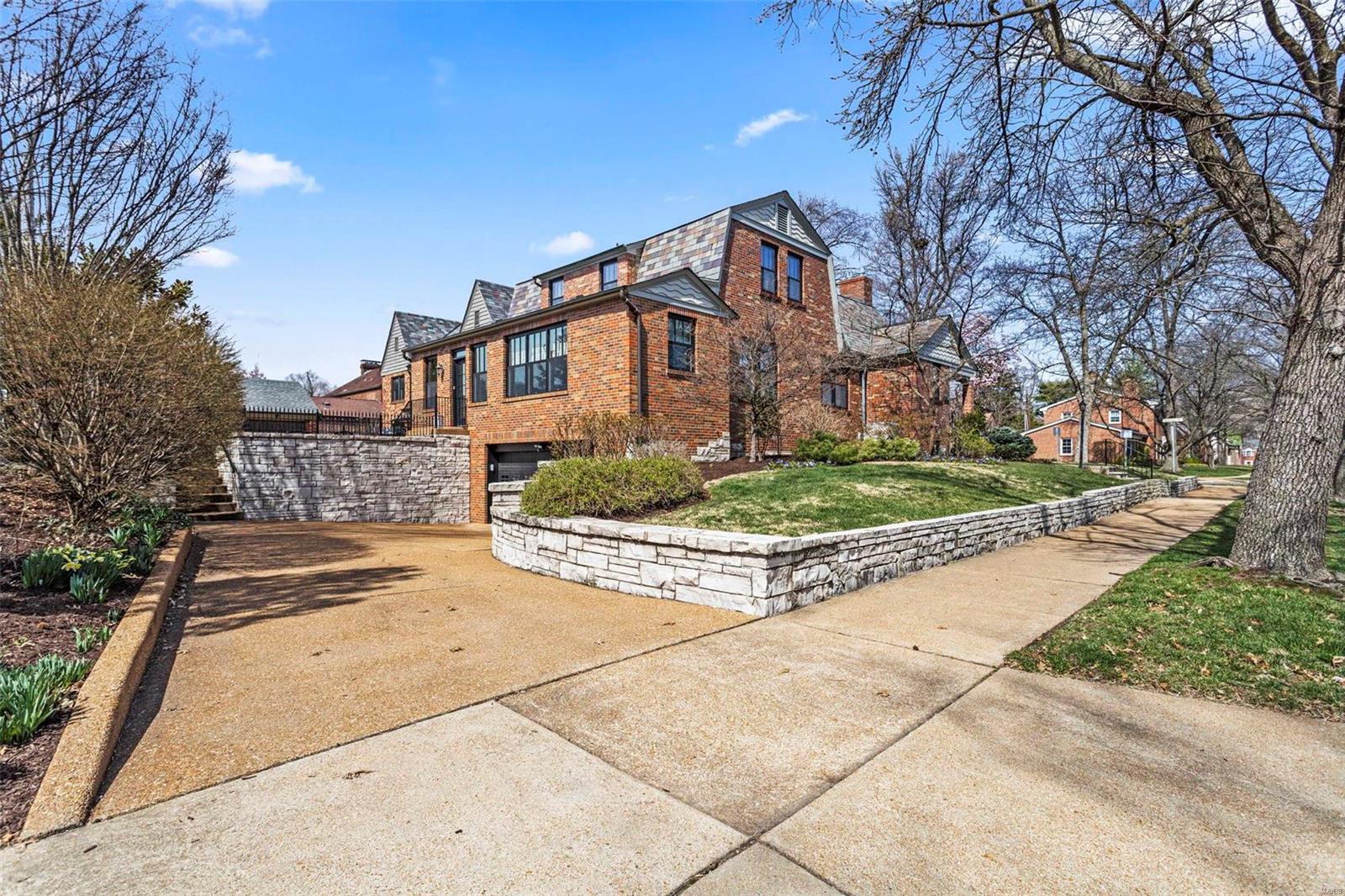 Davis Place - Residential