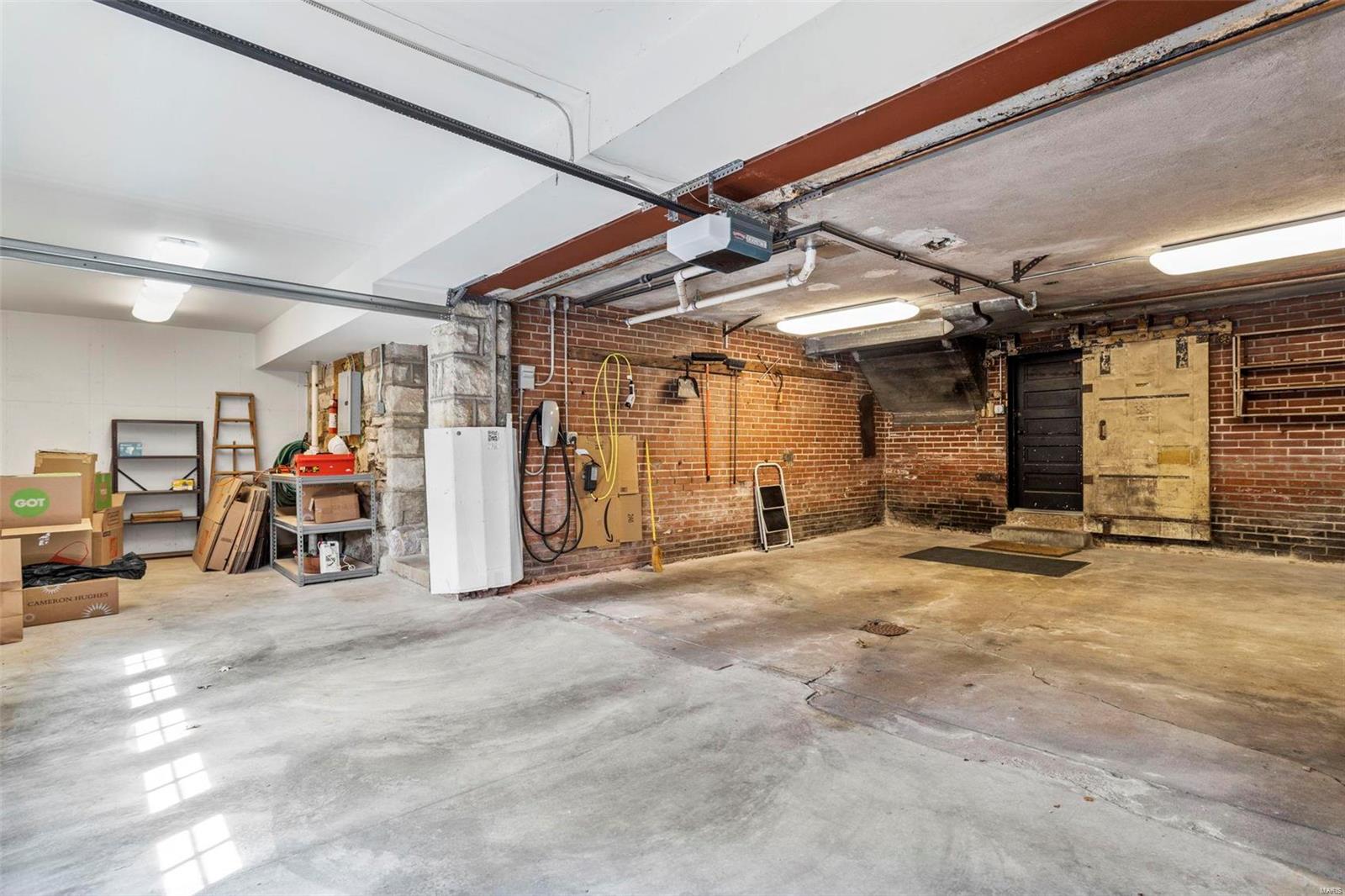 Davis Place - Residential