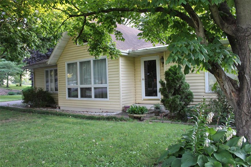 Desirable property in Country Club Estates comes with 3 lots!  This well built home boasts Vaulted ceilings, a fireplace, and 3 spacious bedrooms on the main level.  With a little TLC, the backyard has unlimited potential for a private oasis!  This home is priced to sell & won't last long.  Schedule your private showing today!