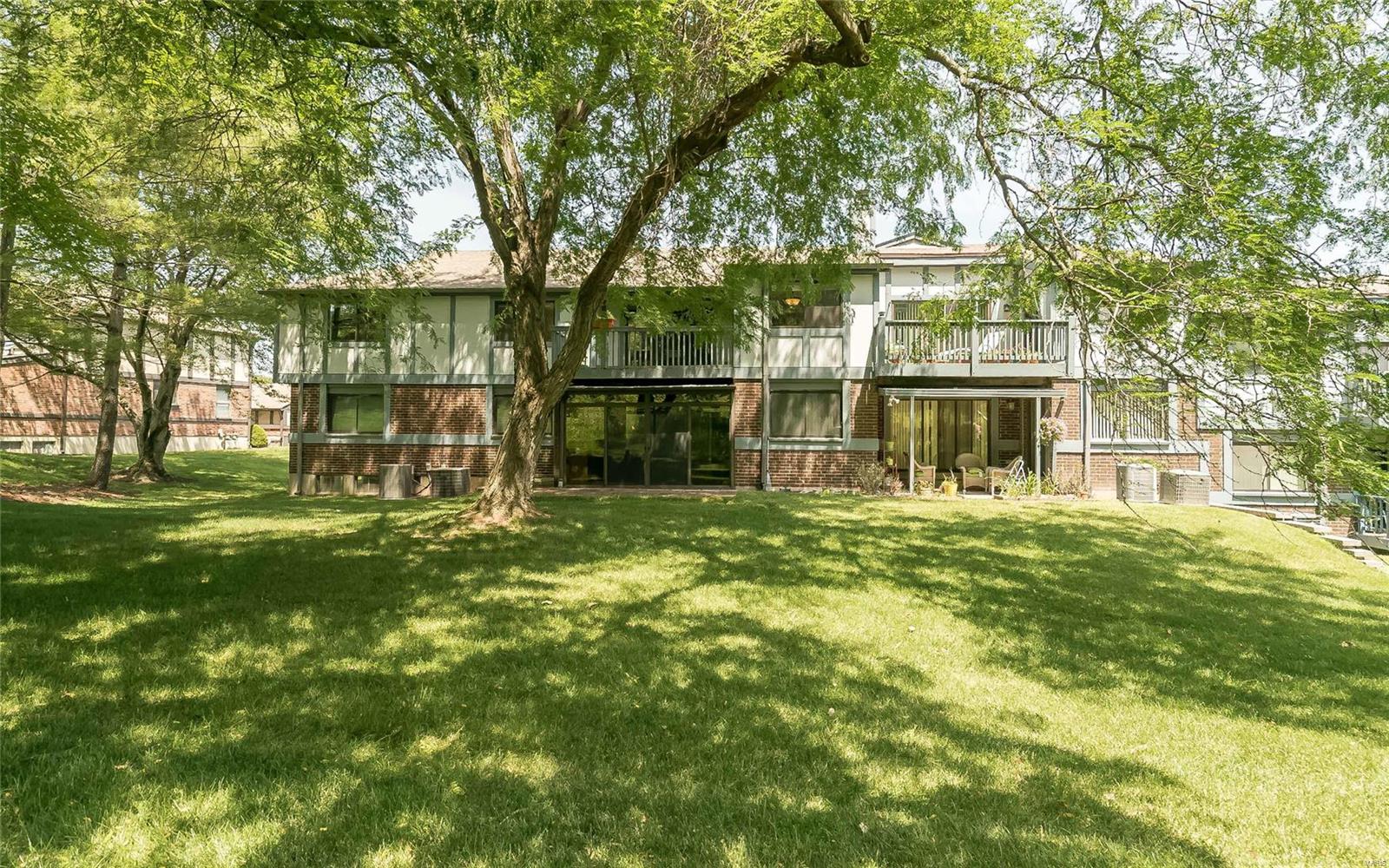 Royal Pines Condo Eleventh - Residential