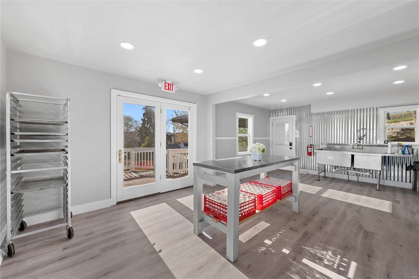 112 Defiance Road