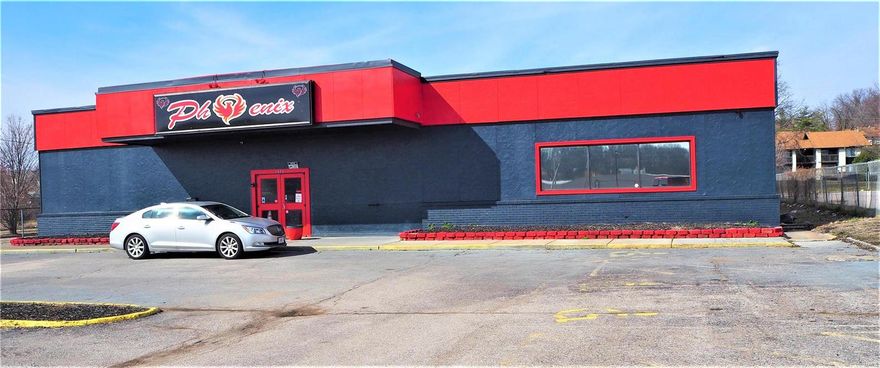 This 10,200 sf building is currently leased as a restaurant and bar. This former Chuck E. Cheese features over 100 car parking spaces making it an ideal location for your night club, church, office showroom, school, or other use that requires quick and easy Interstate access and a large customer parking lot. See attached C-3 Permitted and Conditional Uses. 
Seller has flexible terms and may offer Owner financing or Lease at $9.00/sf NNN. Location: Business Park, Retail Center