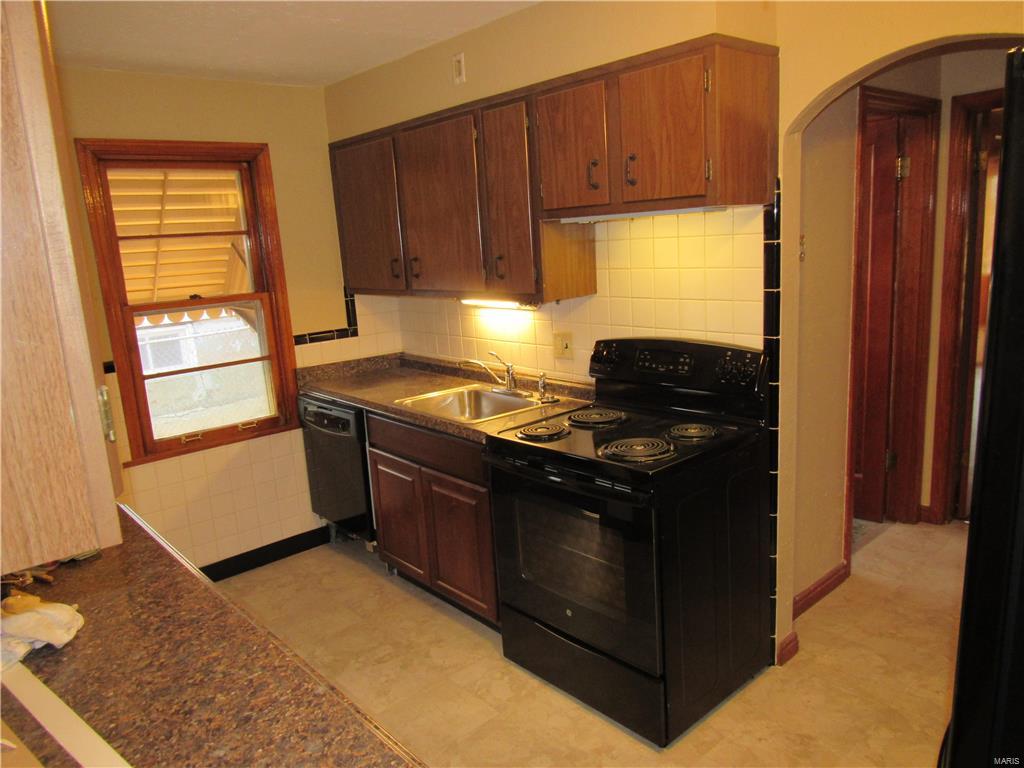 Von Phuls Add - Residential Lease