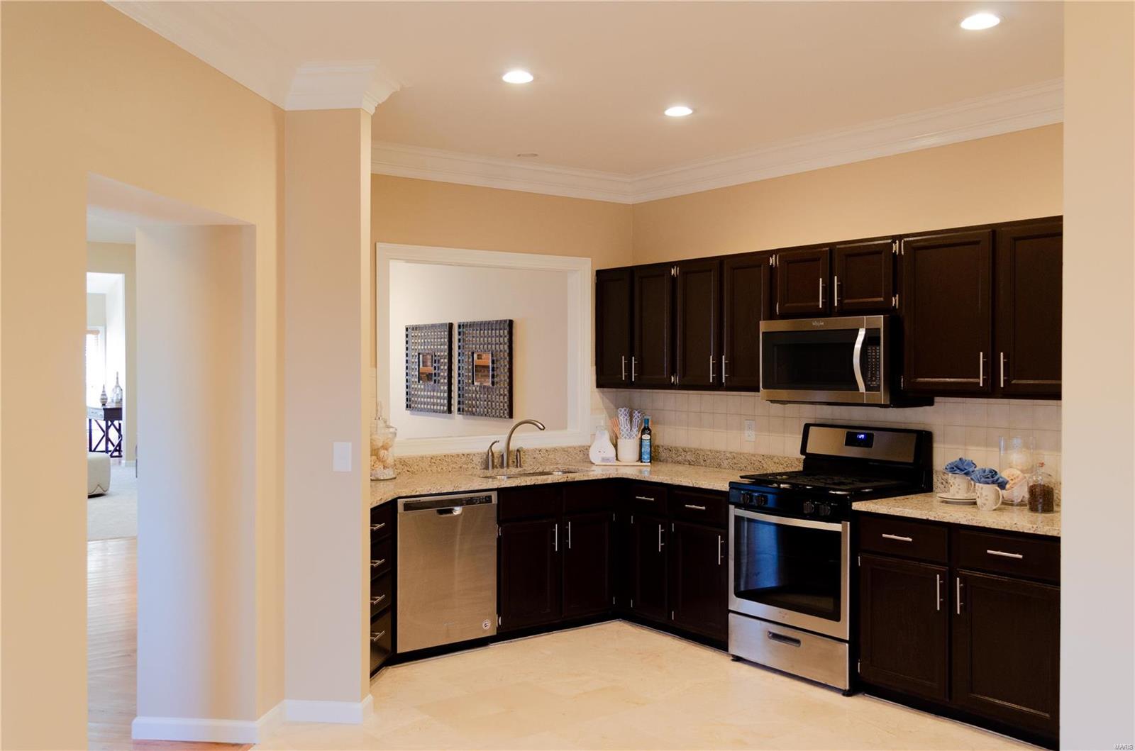 Whitmoor Villas #18 - Residential