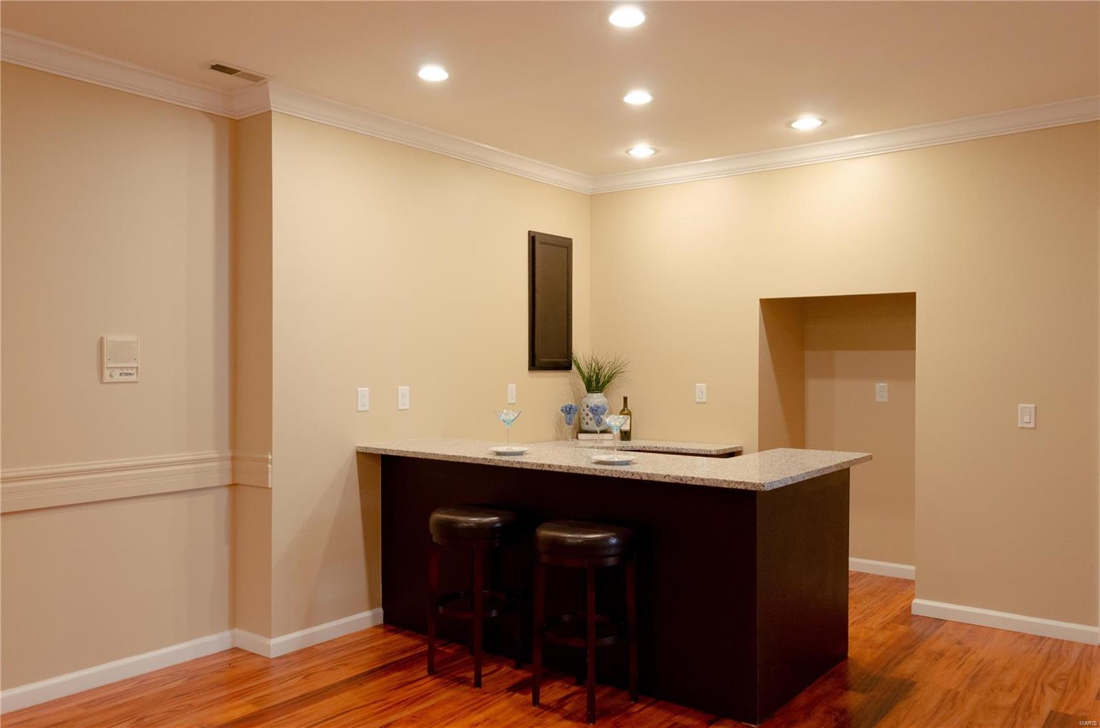 Whitmoor Villas #18 - Residential