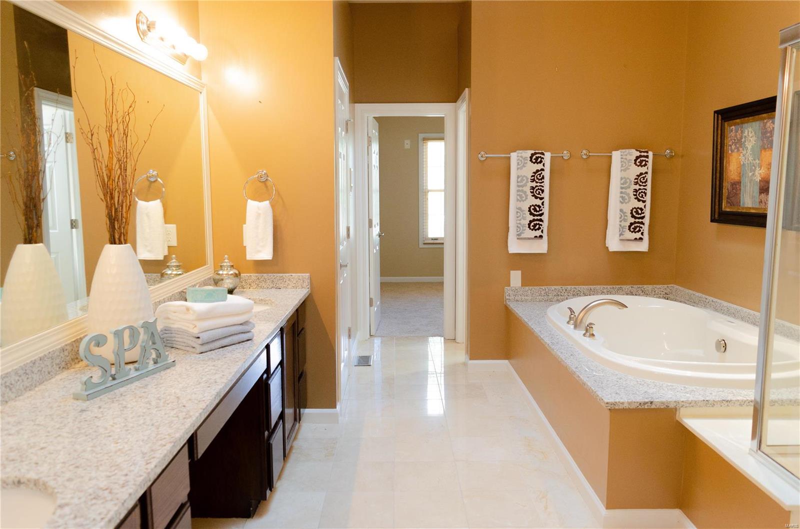 Whitmoor Villas #18 - Residential