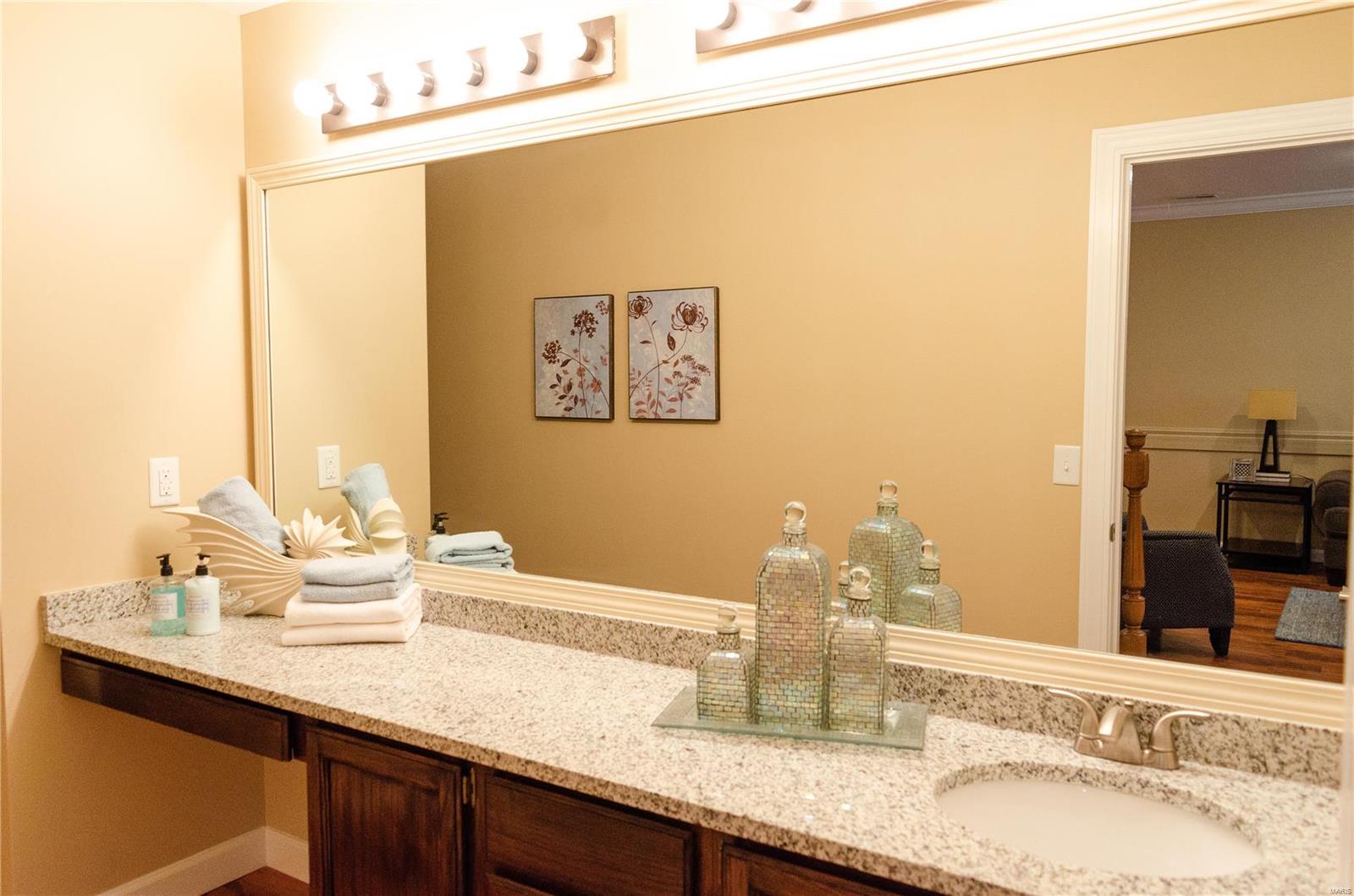 Whitmoor Villas #18 - Residential