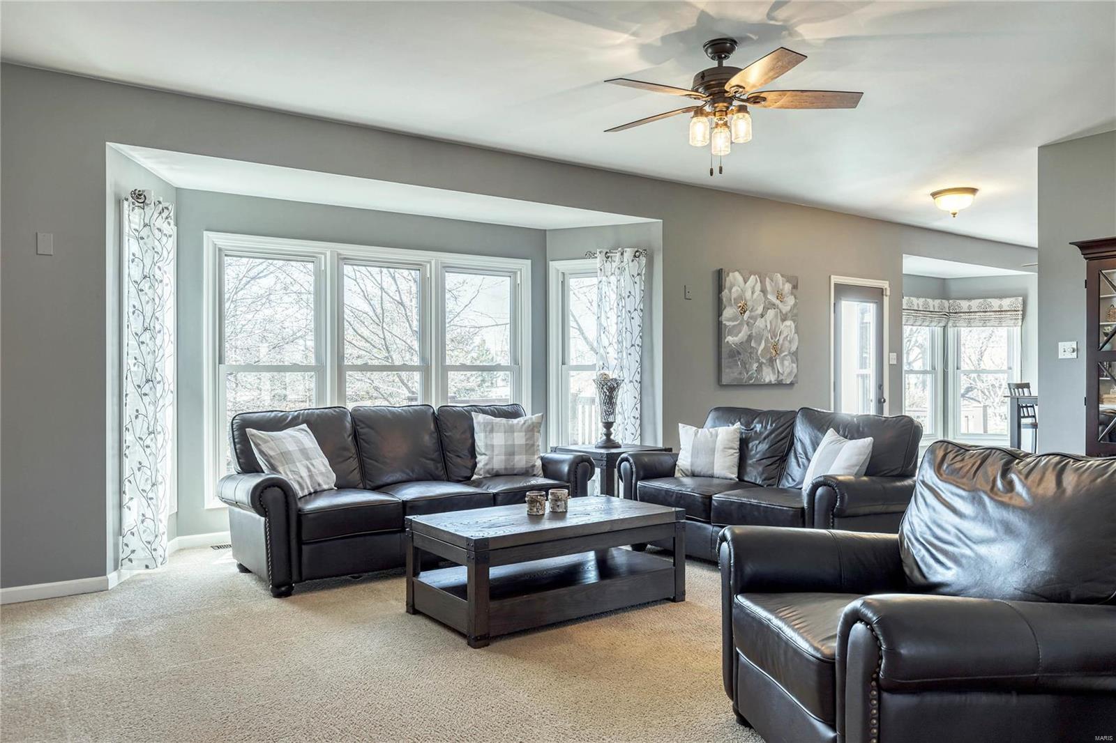 Manors Of Town & Country Regency Manor - Residential