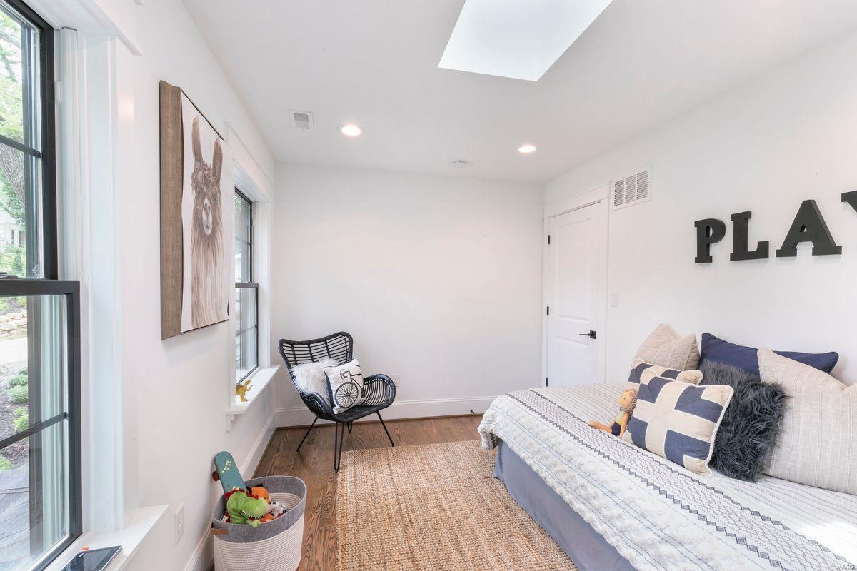 Sec 10 Township 44 R 5 - Residential